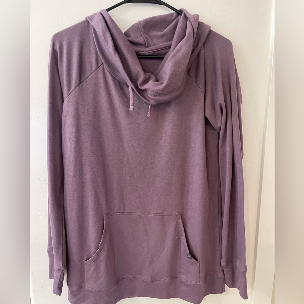 Active pull over size medium